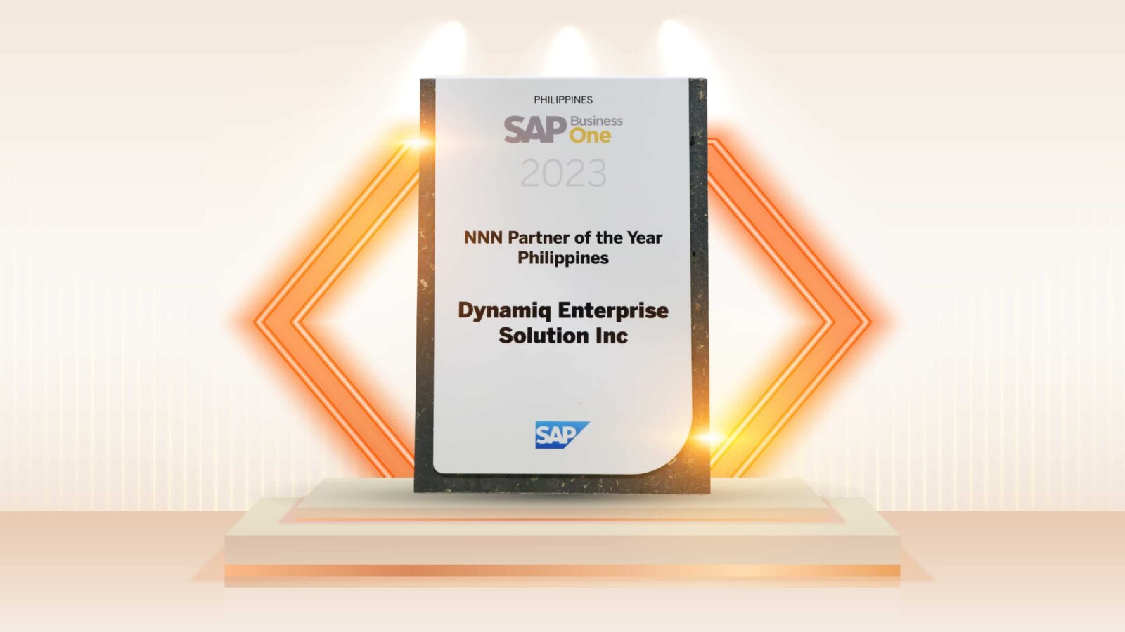 DynamIQ Enterprise Solutions Takes the Spotlight as NNN Partner of the Year at SAP Partner Summit 2024 in Singapore