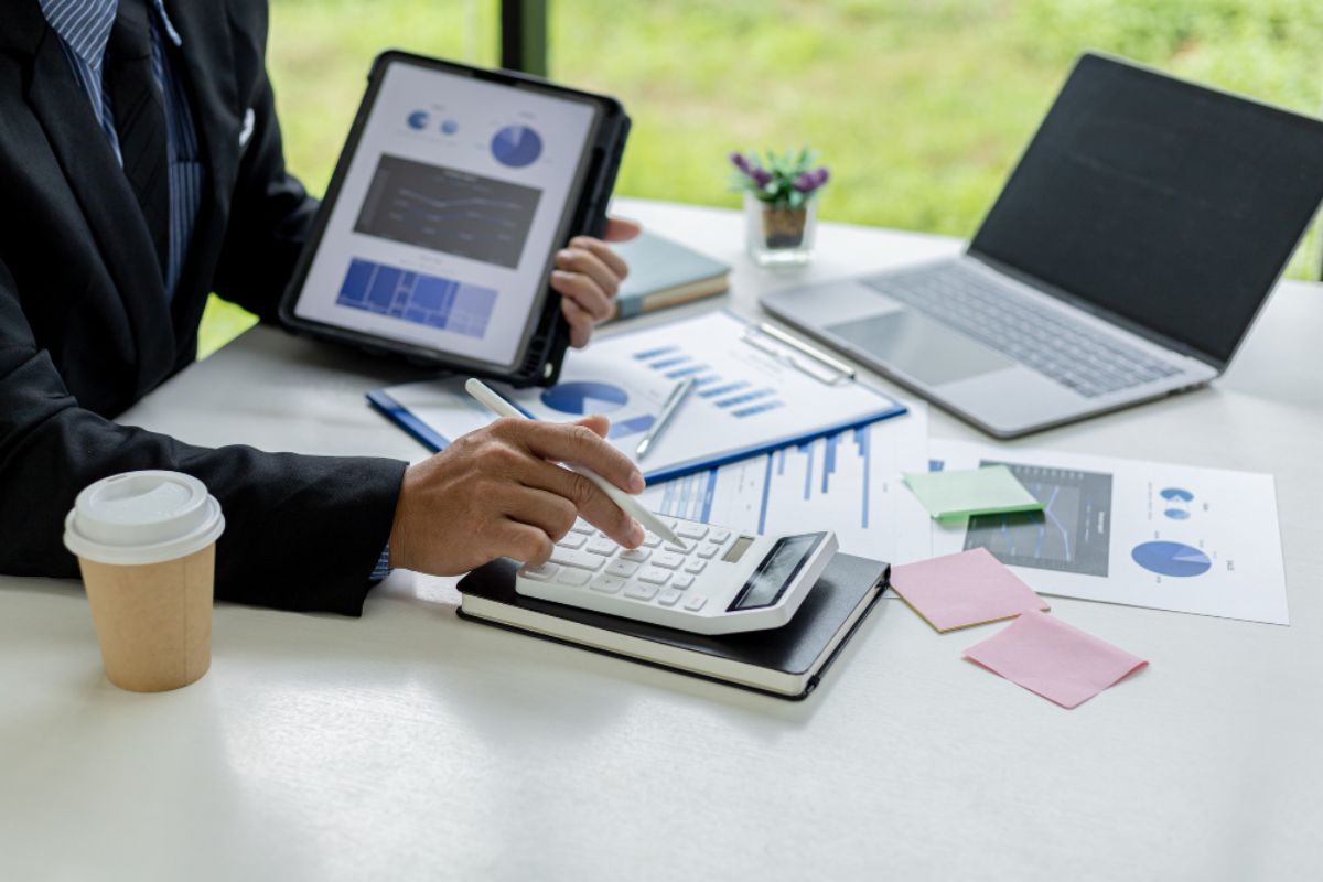 A team head segrating duties of members using an accounting software