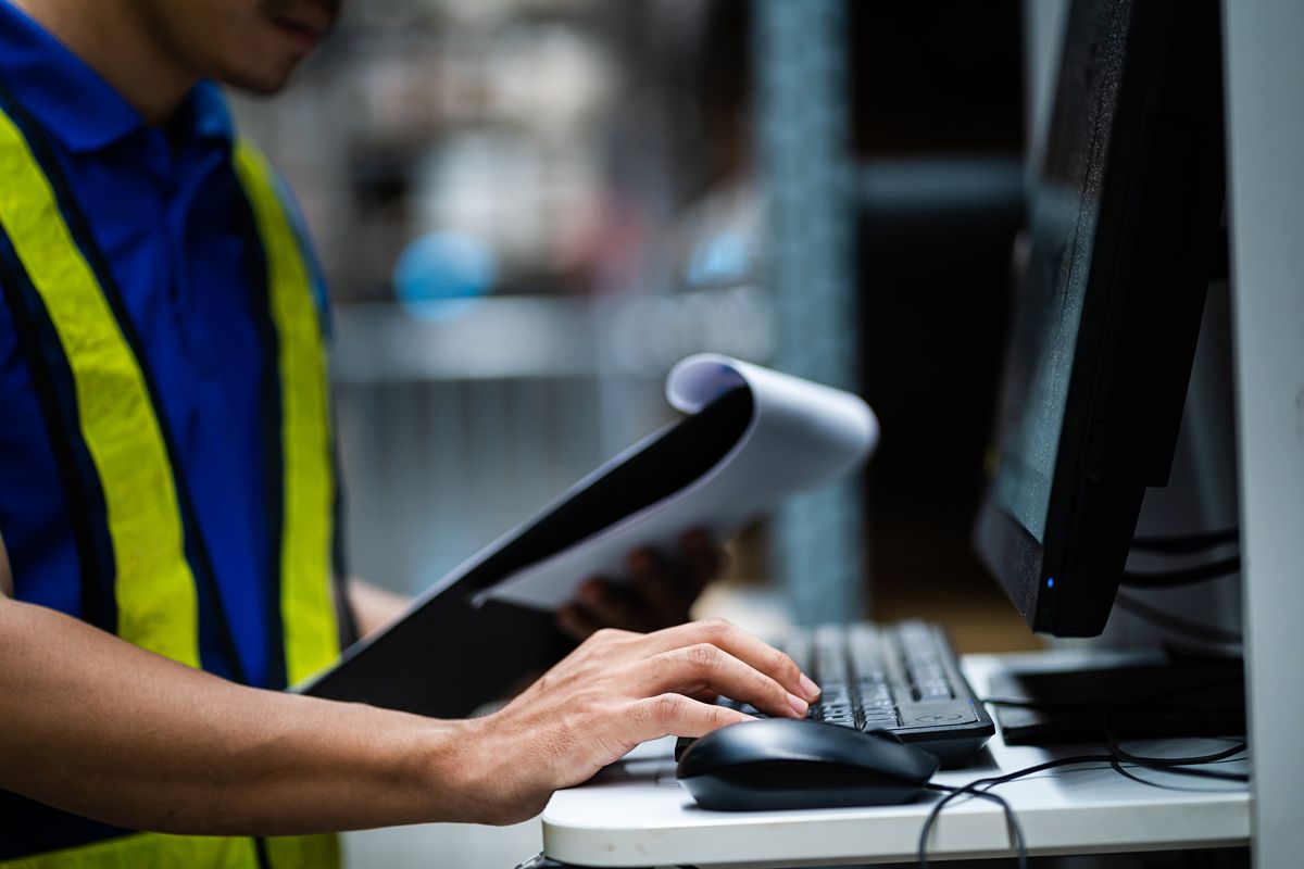Why Inventory Inaccuracy Persists Even with Basic Systems—and How Barcode Integration Solves It
